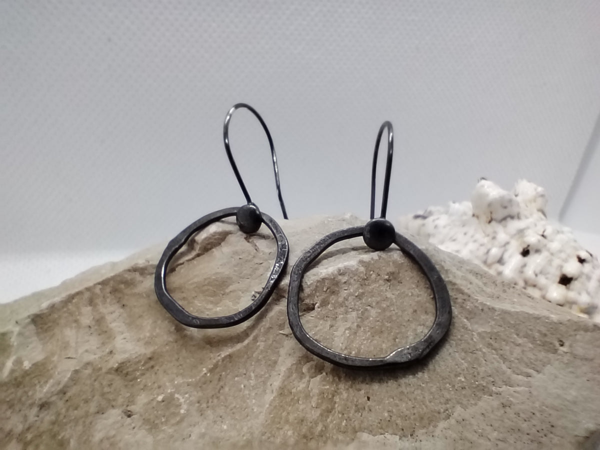 Sidabriniai auskarai Juodinti